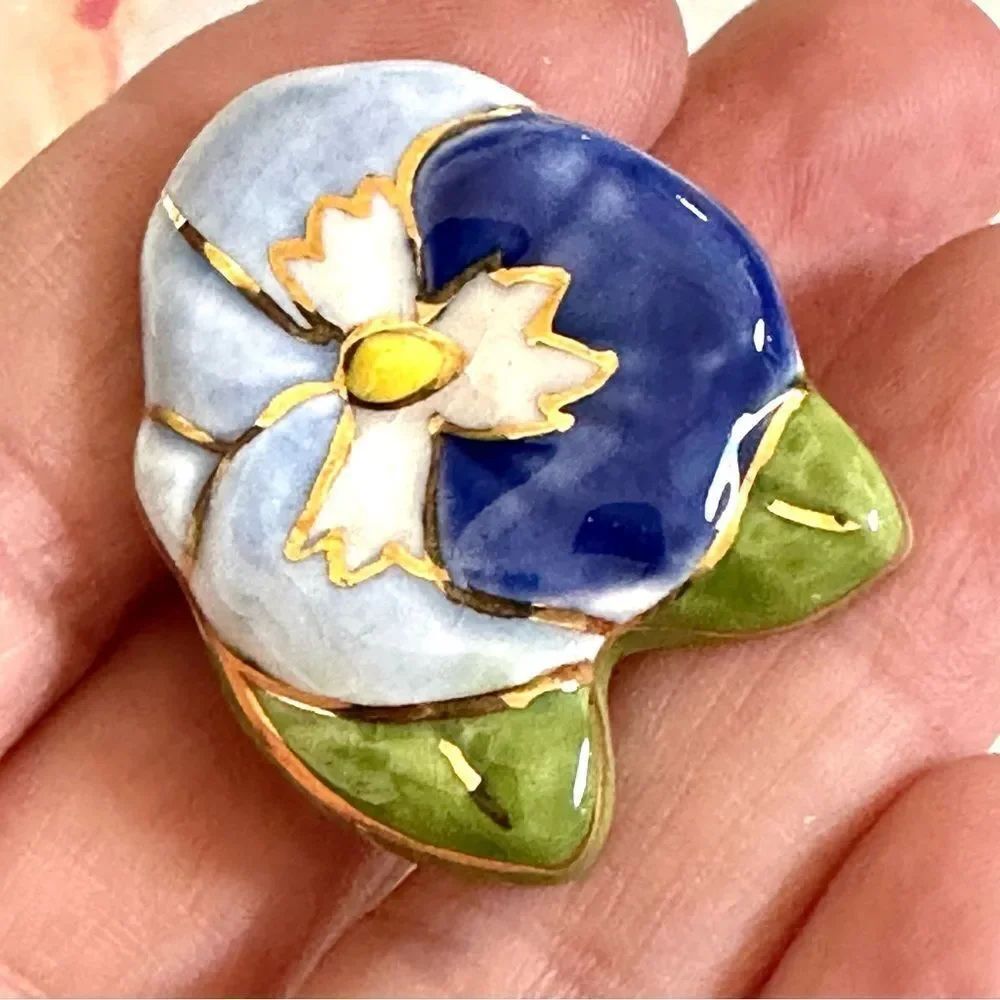 Blue floral pin - Picture 4 of 7